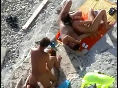 A fickó pornó videó  ...